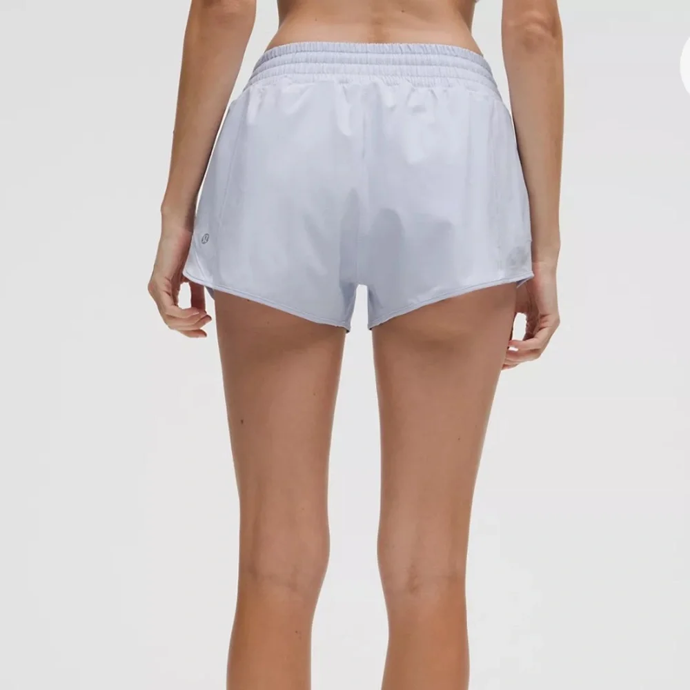 lululemon athletica Women’s Hotty Hot High-Rise Lined Short Serene Blue Size 4 - Picture 7 of 10